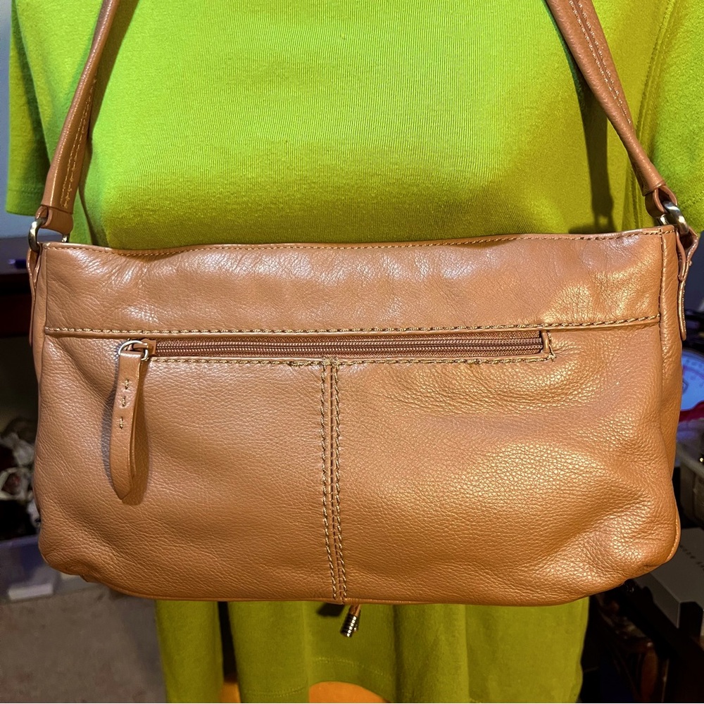 Elegant Tan Vegan Leather Shoulder Bag - Picture 2 of 8